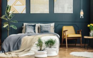 Phòng ngủ cho người mệnh thủy với gam màu xanh chủ đạo