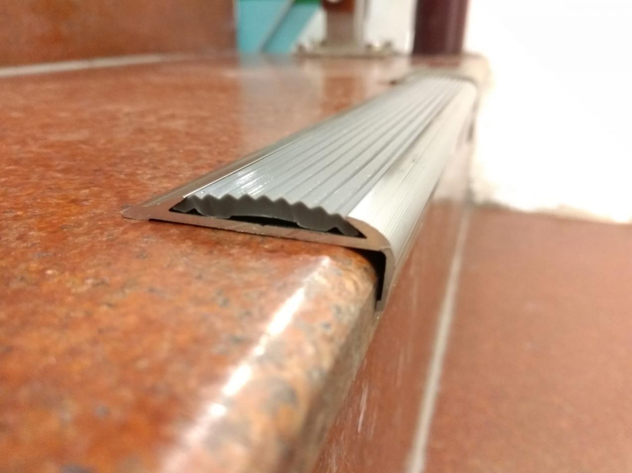 Nẹp trang trí giúp che khuyết điểm khớp nối